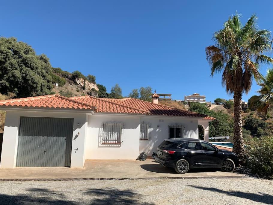 Apartment Escape To Sunny Competa, Mountain Views, Pool & Great Off-peak Rates From October To March *